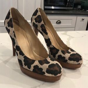 Stuart Weitzman Women ROWSWOON Leopard Heels Sz 9 Platform Canvas Pumps Stilleto